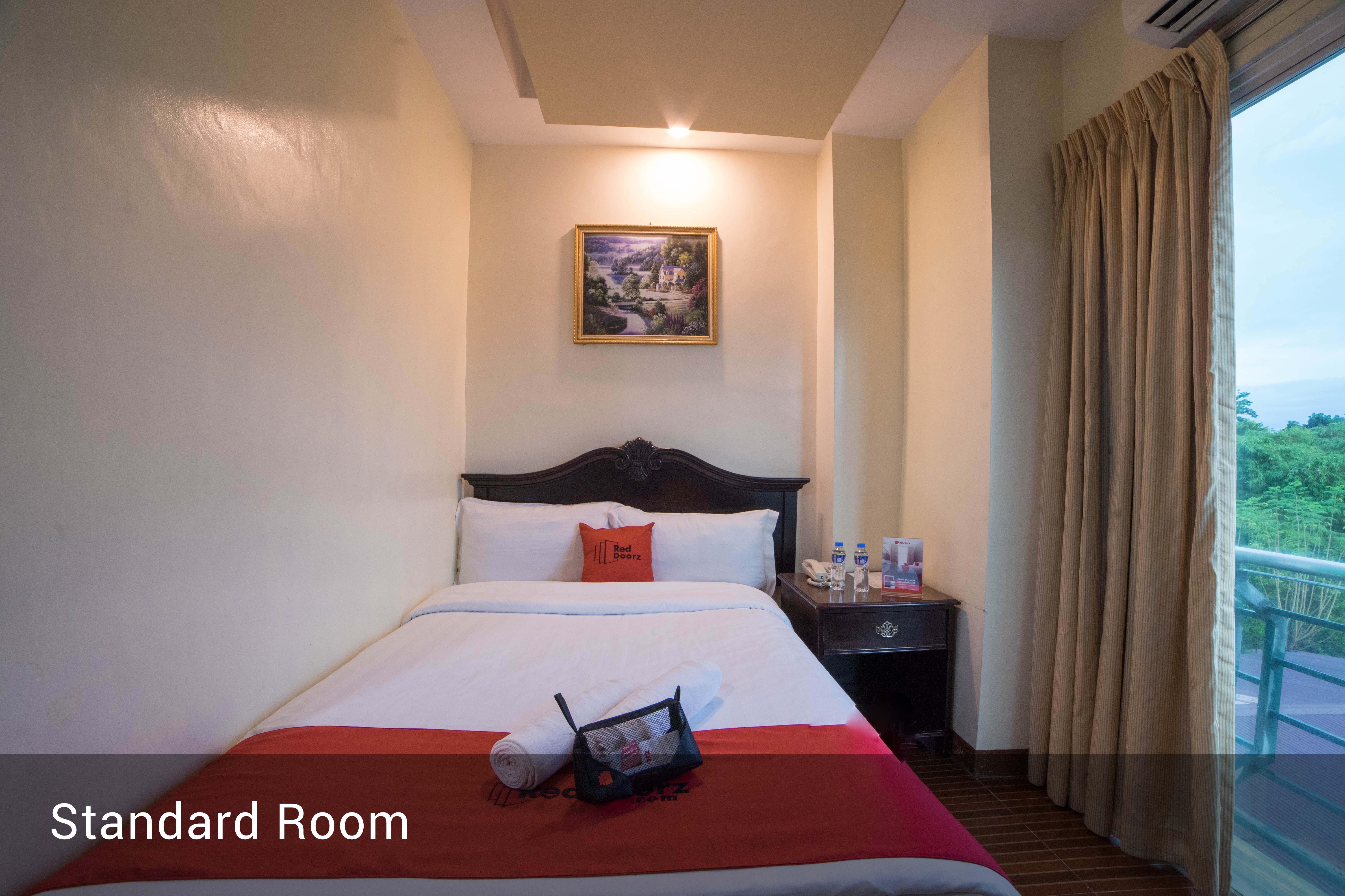 Reddoorz Plus @ Balibago Angeles City Exterior foto